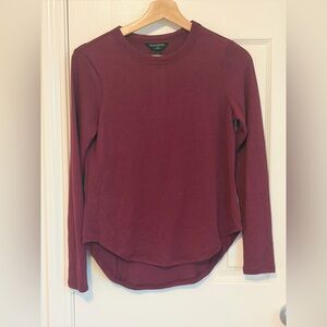 Banana republic Women's Burgundy Long Sleeve sweater size XS petite